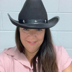 Meet your Posher, Sharon